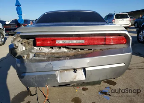 2014 Dodge Challenger Sxt z USA, uszkodzony, nr VIN 2C3CDYAG3EH110673